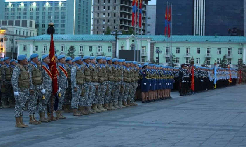 Сүхбаатарын талбайд шөнийн парад болов