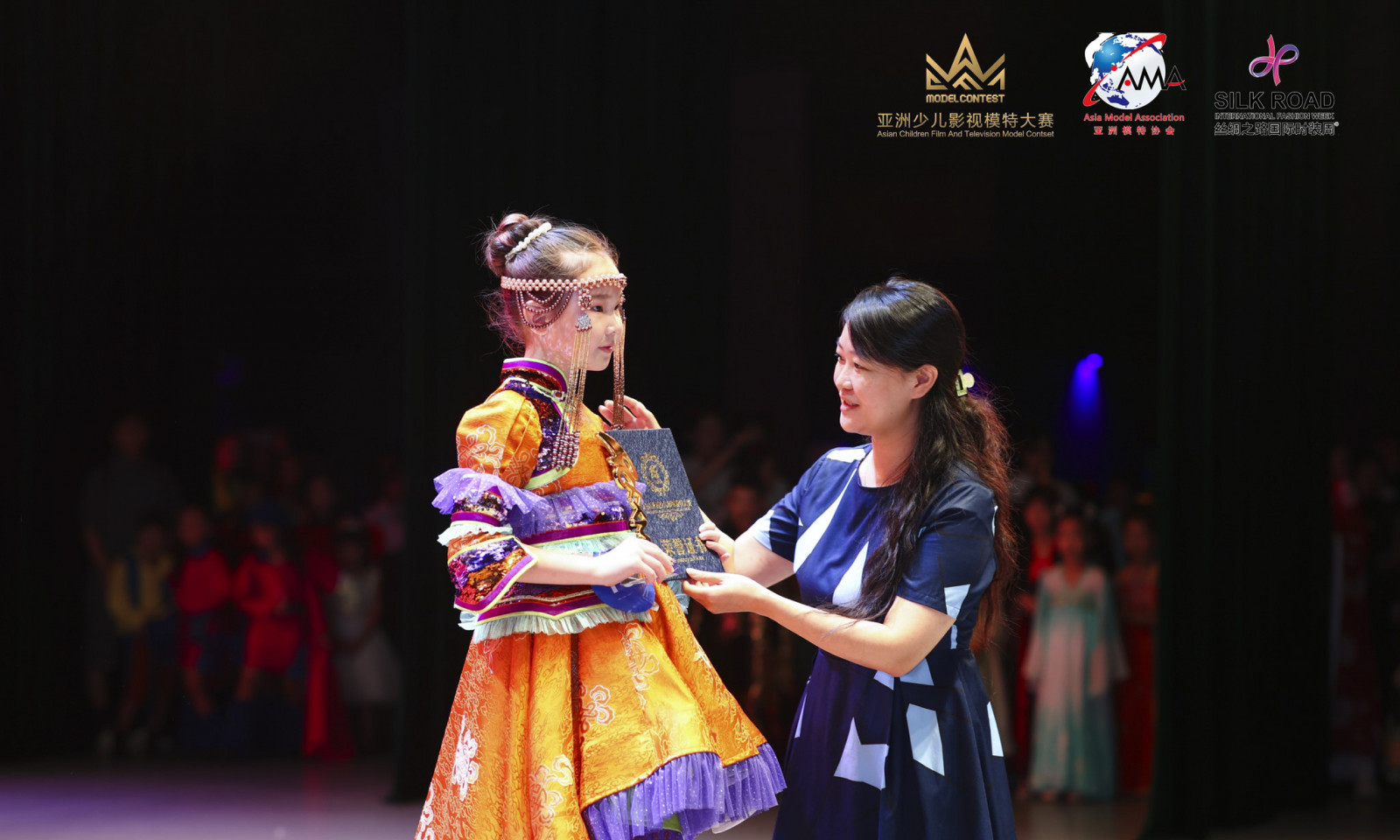 Азийн хүүхдийн загварын тэмцээнд Монголын баг “Алтан шагналын эзэд” болжээ