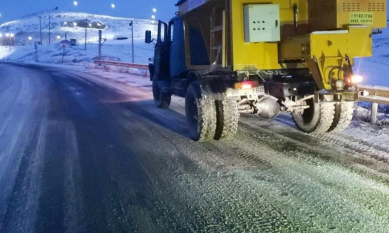 Өгсүүр, алслагдсан болон зуслангийн замуудад 98.7 тонн давс, 9 тонн бодис цацжээ