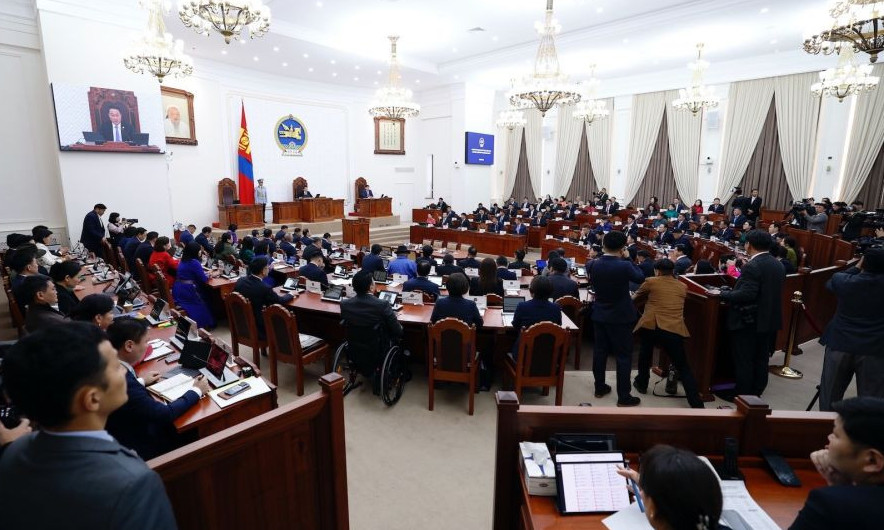 Монгол Улсын байнгын ажиллагаатай парламентын 35 жилийн ойн өдөр тохиож байна