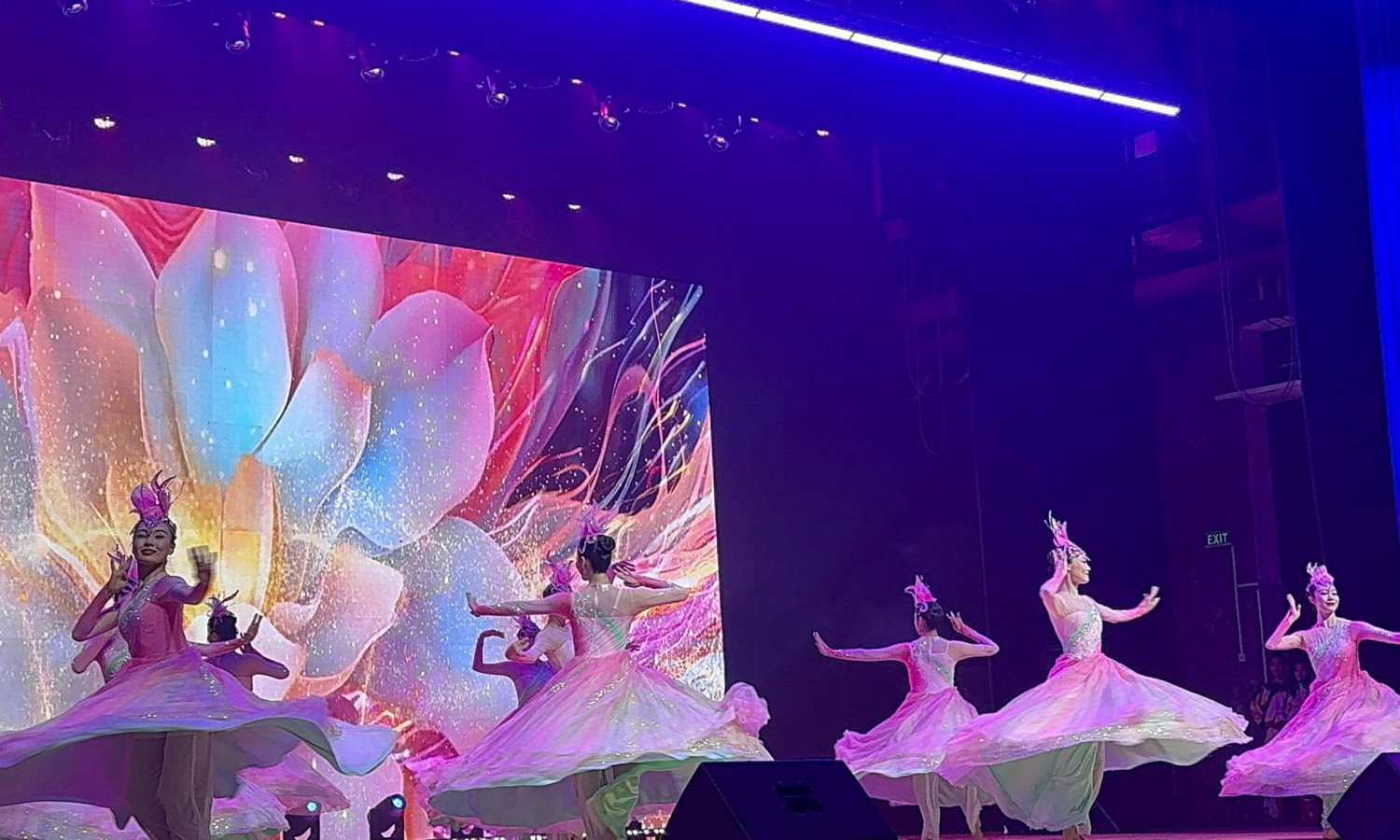 "Тэргэл сарны баяр"-ын тоглолт Соёлын төв өргөөнд болж байна 