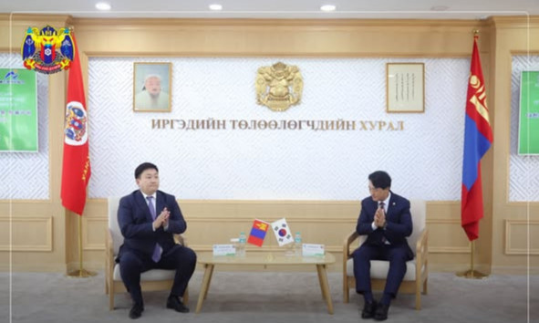 БНСУ-ын Иргэдийн төлөөлөгчид Хан-Уул дүүрэгт айлчиллаа 