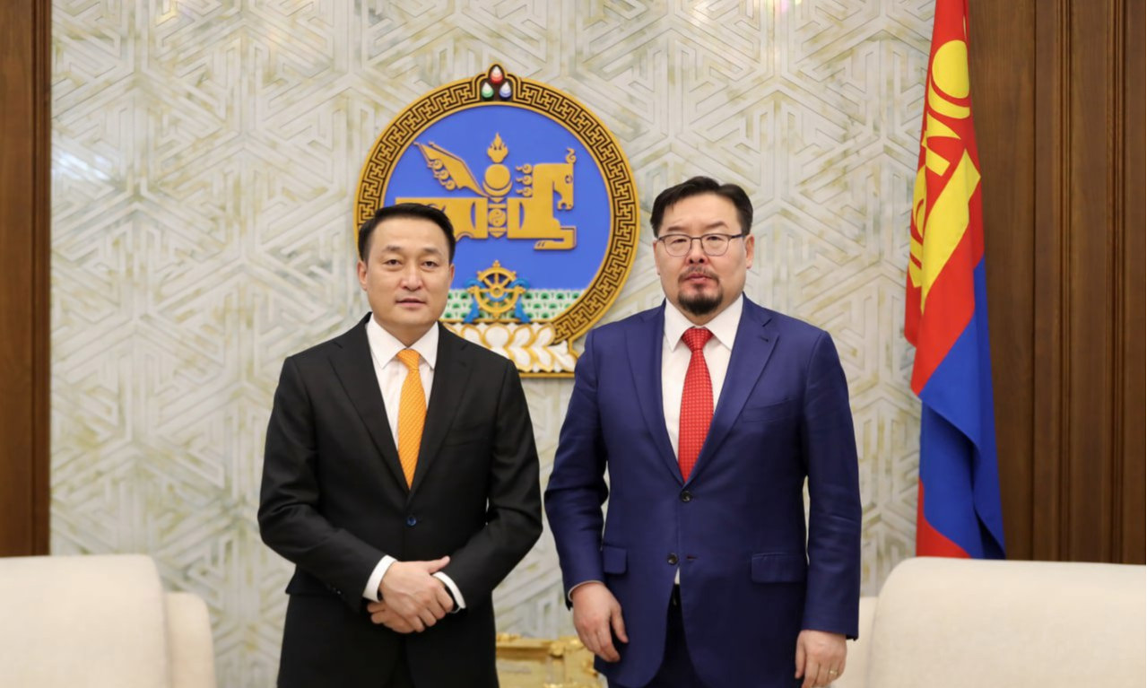 Б.Энхбаярыг сайдаар томилсон Г.Занданшатарыг огцруулах акц өрнөж эхэллээ