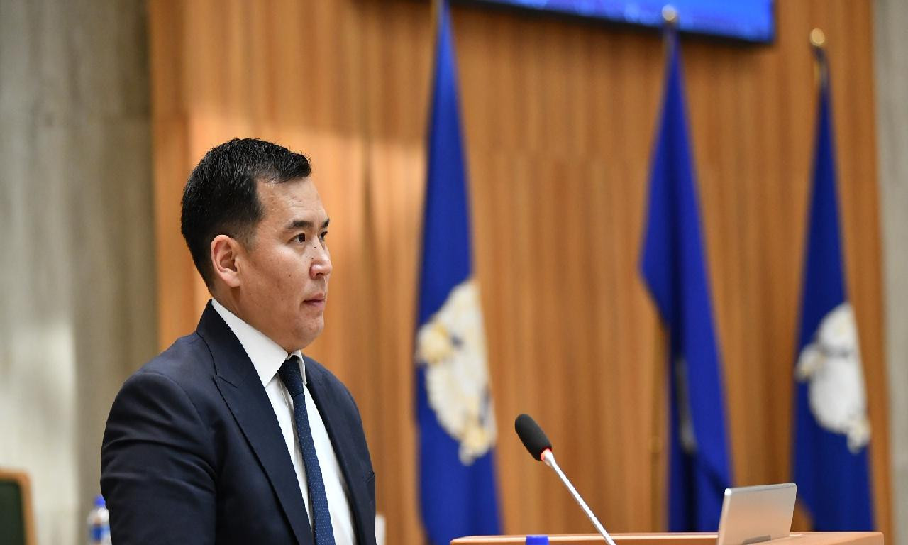 ХЭСГИЙН АХЛАГЧ НАРЫН УРАМШУУЛЛЫГ 200 МЯНГАН ТӨГРӨГӨӨР НЭМЭХ ТОГТООЛЫН ТӨСЛИЙГ БАТАЛЛАА