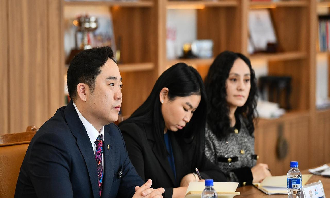 АЧААЛАЛТАЙ УУЛЗВАРУУДЫГ ДАХИН ТӨЛӨВЛӨХ, ШИНЭЧЛЭХЭД ЖАЙКА ОЛОН УЛСЫН БАЙГУУЛЛАГАТАЙ ХАМТРАН АЖИЛЛАХ ТАЛААР САНАЛ СОЛИЛЦОВ