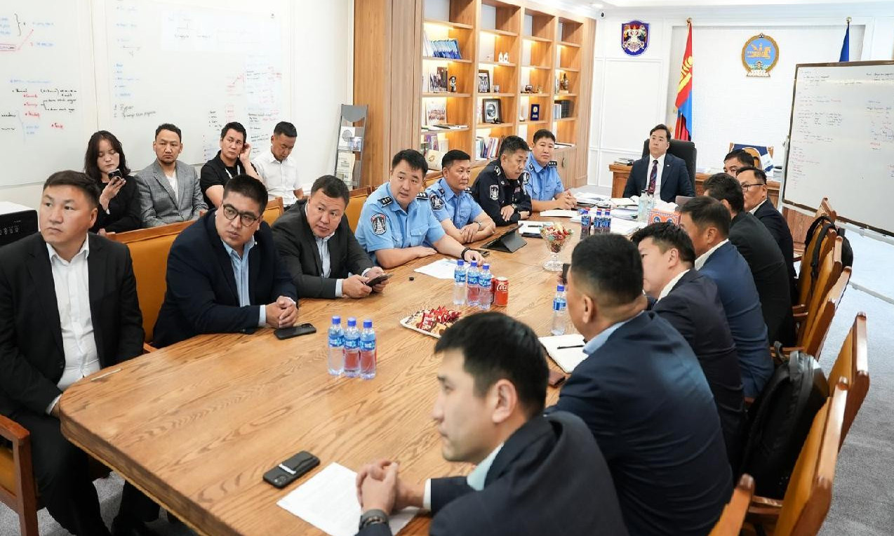 НИТХ-ЫН ДАРГА А.БАЯР ТҮГЖРЭЛИЙГ БУУРУУЛАХ АЖЛЫН ХҮРЭЭНД ДААТГАЛЫН САЛБАРЫН ТӨЛӨӨЛЛҮҮДТЭЙ УУЛЗЛАА