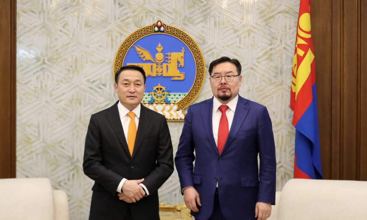 МАН-ын даргын төлөө Д.Амарбаясгалан, Г.Занданшатар нарын зүс хувиргасан дүр өрсөлдөнө 