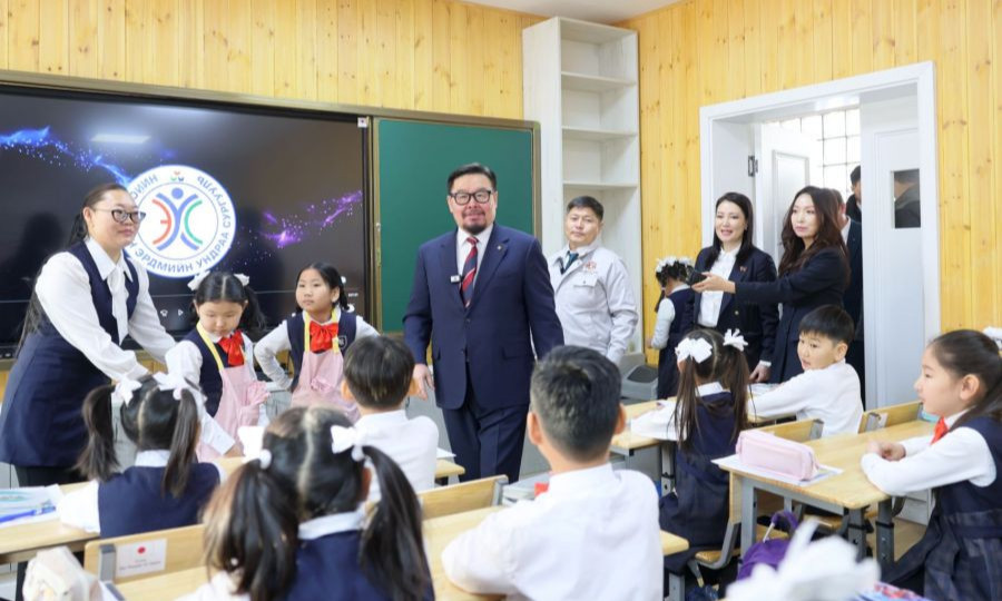 Нийслэлийн 1-5 дугаар ангийн сурагчид “Сүүн дархлаа” хөтөлбөрт хамрагдаж эхэллээ