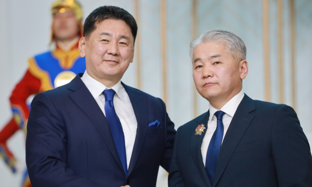 Хотын дарга болохоос татгалзаж, УИХ-ын дарга болох замыг Ж.Энхбаяр сонгох уу? 