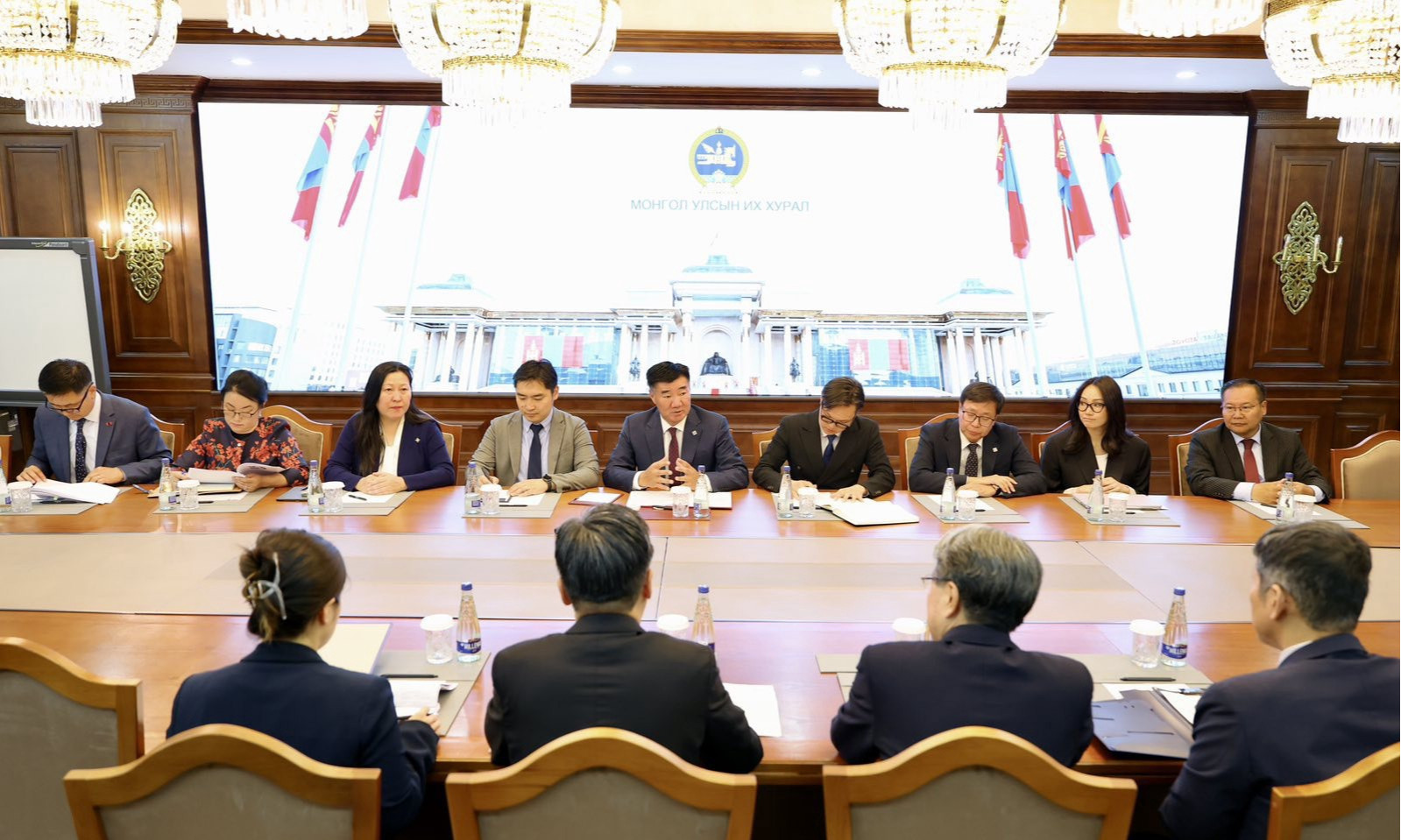 УИХ-ын дарга С.Бямбацогт Япон Улсын Парламентын Зөвлөхүүдийн танхимын дэд дарга Т.Фүкүямаг хүлээн авч уулзав