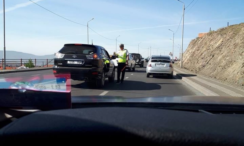 Хоносон архин дээр ажиллаж торгууль тавьдаг Замын Цагдаагийн үйлдэл ёс зүйтэй алхам уу?  